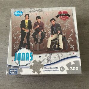 Disney Jonas 300-Piece Puzzle